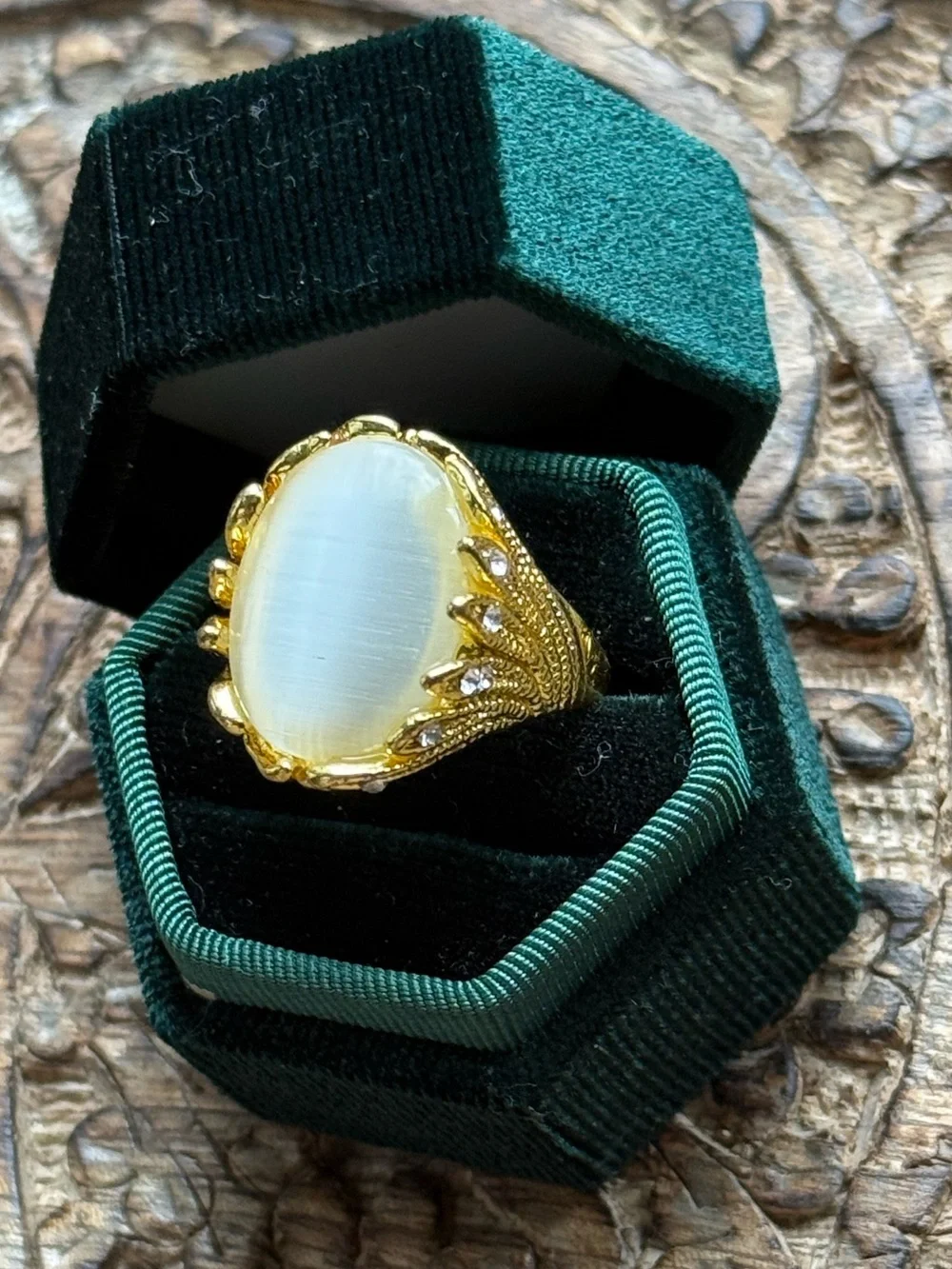 Elegant ring size 9.5